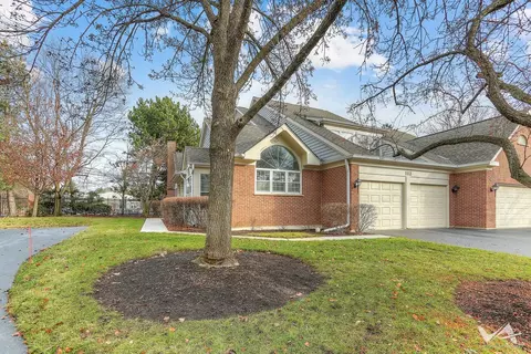 112 Penn Ct, Glenview, IL 60026