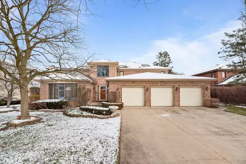 2753 Charlie Ct, Glenview, IL 60026