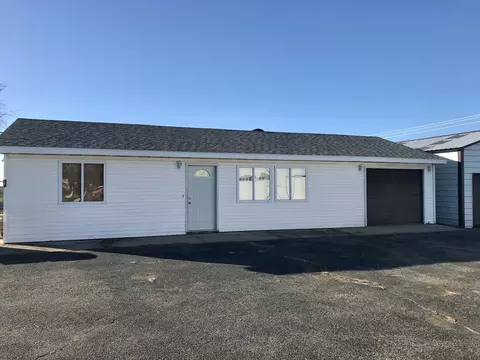 206 N West St, Dover, IL 61323