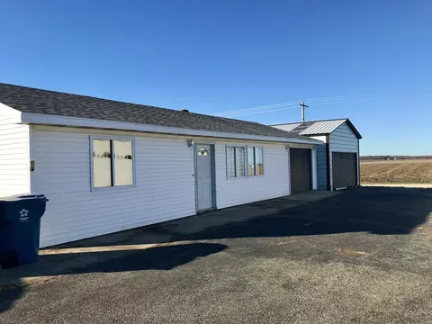 206 N West St, Dover, IL 61323 photo 2