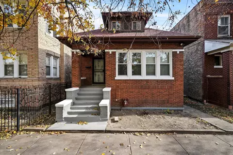 5711 S Maplewood Ave, Chicago, IL 60629