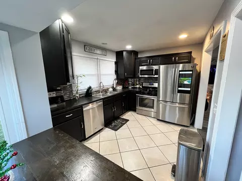 808 Bellevue Ave, Elgin, IL 60120 photo 5