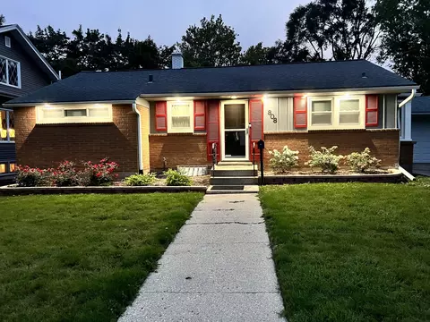 808 Bellevue Ave, Elgin, IL 60120