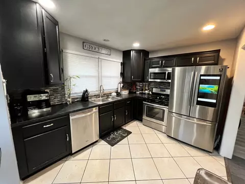 808 Bellevue Ave, Elgin, IL 60120 photo 7