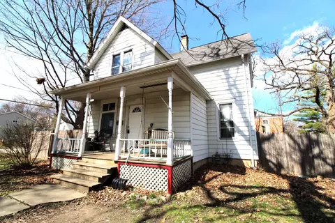 2 Pine St, Grayslake, IL 60030