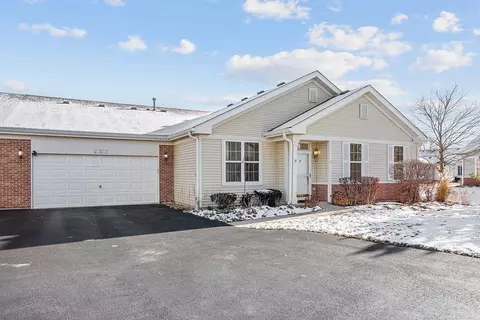 21535 Victory Lake Way, Crest Hill, IL 60403