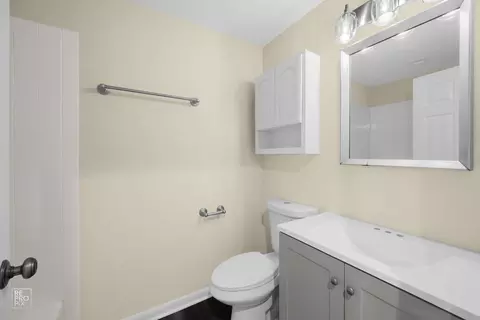 2852 S Keeley St, Chicago, IL 60608 photo 6