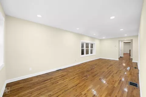 2852 S Keeley St, Chicago, IL 60608 photo 2