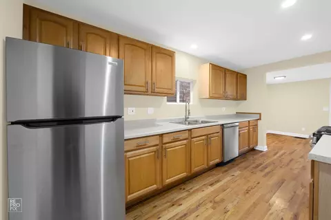 2852 S Keeley St, Chicago, IL 60608 photo 4