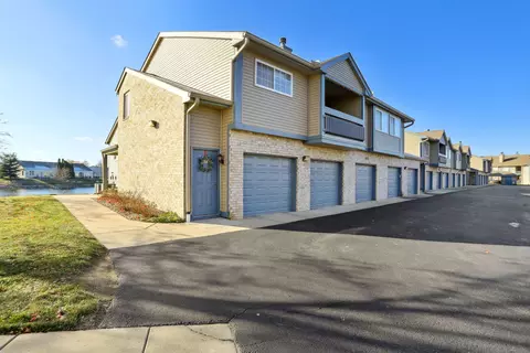 2408 Windward Blvd #203, Champaign, IL 61821