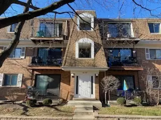 4138 Cove Ln #2E, Glenview, IL 60025
