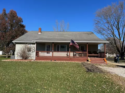 105 E Fine St, Ashkum, IL 60911