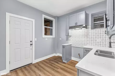 6804 S Champlain Ave, Chicago, IL 60637 photo 8