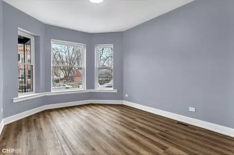6804 S Champlain Ave, Chicago, IL 60637 photo 3