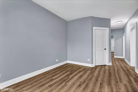 6804 S Champlain Ave, Chicago, IL 60637 photo 4