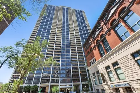 1560 N Sandburg Ter #4010J, Chicago, IL 60610