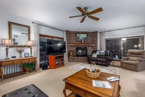 Living - 2525 E 1669th Rd, Ottawa, IL 61350 photo 5 of 8