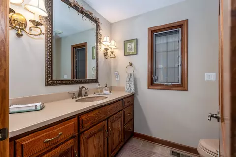 Bath - 2525 E 1669th Rd, Ottawa, IL 61350 photo 1 of 6