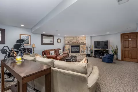 Living - 2525 E 1669th Rd, Ottawa, IL 61350 photo 7 of 8
