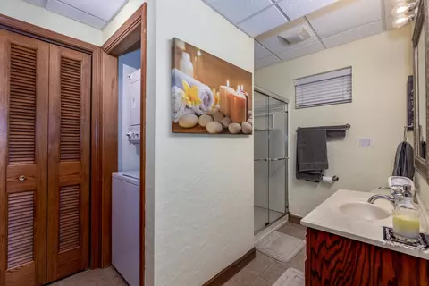 Bath - 2525 E 1669th Rd, Ottawa, IL 61350 photo 6 of 6