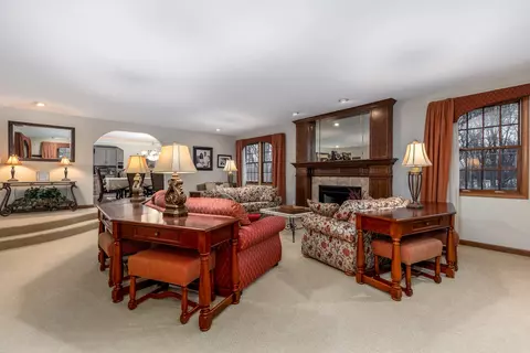 Living - 2525 E 1669th Rd, Ottawa, IL 61350 photo 2 of 8