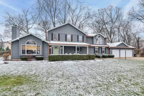 3 S211 Home Ave, Warrenville, IL 60555