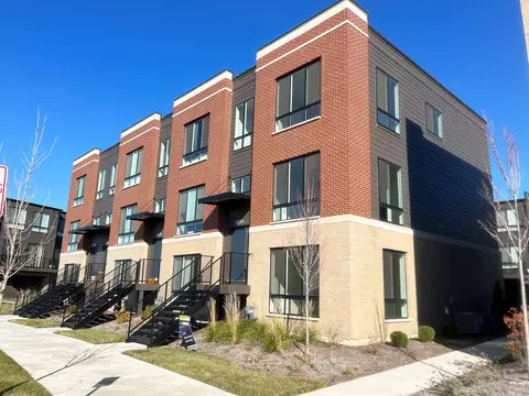 2250 Prestige Pl, Schaumburg, IL 60173