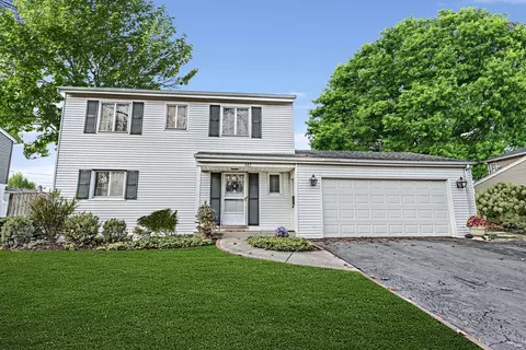 112 Forestway Dr, Deerfield, IL 60015