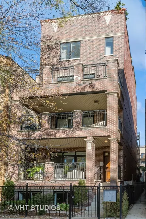 902 W Barry Ave #3, Chicago, IL 60657