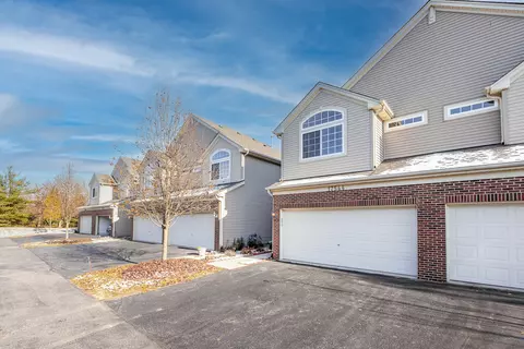 17544 S Gilbert Dr, Lockport, IL 60441 photo 2