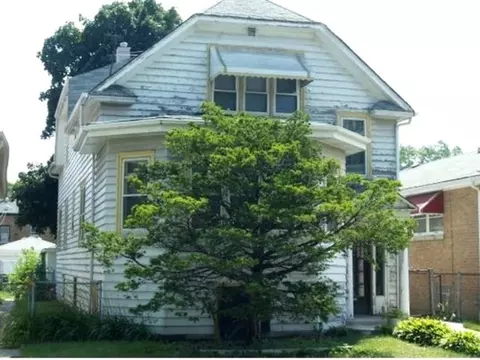 10139 S Wentworth Ave, Chicago, IL 60628