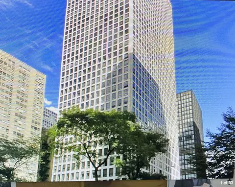 260 E Chestnut St #709, Chicago, IL 60611