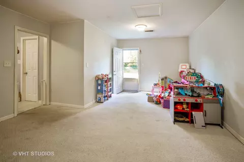 1710 Pierce Rd, Hoffman Estates, IL 60169 photo 8