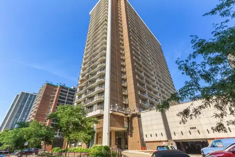 5855 N Sheridan Rd #12D, Chicago, IL 60660