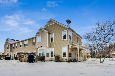 2631 Evergreen Cir, Mchenry, IL 60050 photo 29