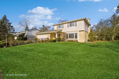 2616 Woodlawn Rd, Northbrook, IL 60062