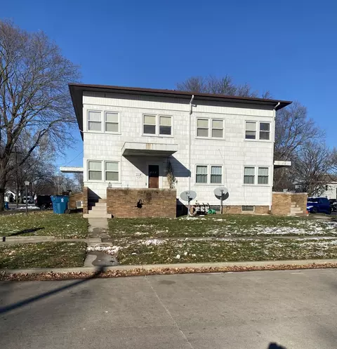 319 W Livingston St, Pontiac, IL 61764