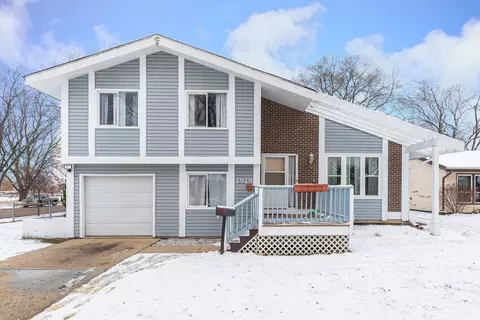 1818 Ashwood Ln, Aurora, IL 60506