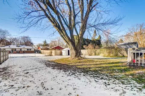 1336 Blackhawk Dr, Elgin, IL 60120 photo 24