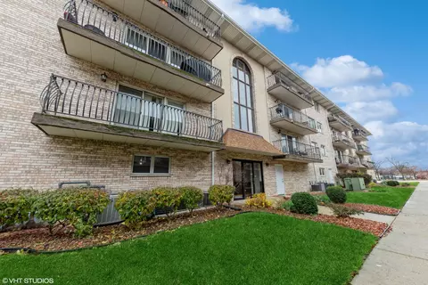 6248 S Gullikson Rd #2E, Chicago, IL 60638