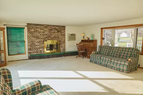 841 N 2803rd Rd, Utica, IL 61373 photo 8