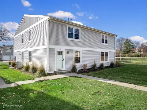 243 Sunset Ct, Vernon Hills, IL 60061