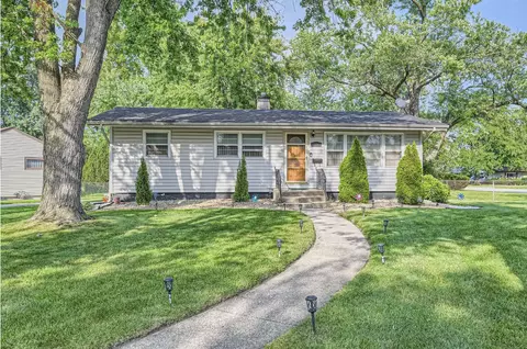 15561 Elm St, South Holland, IL 60473