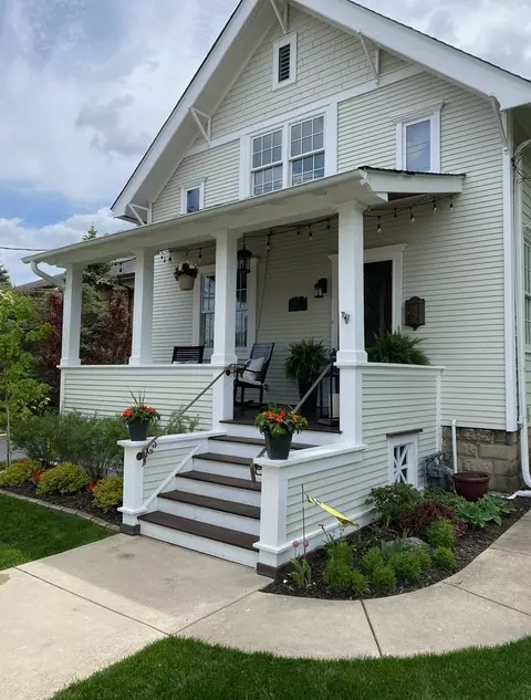 131 W Station St, Barrington, IL 60010