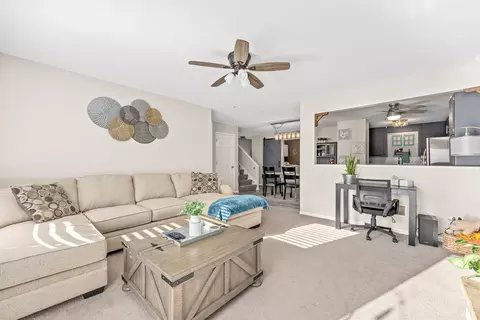 1318 Post Oak Ct, Crest Hill, IL 60403 photo 6