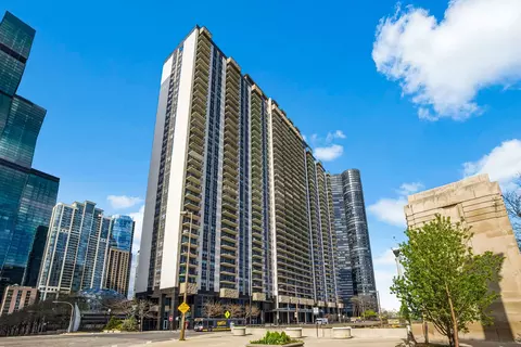 400 E Randolph St #3903-01, Chicago, IL 60601