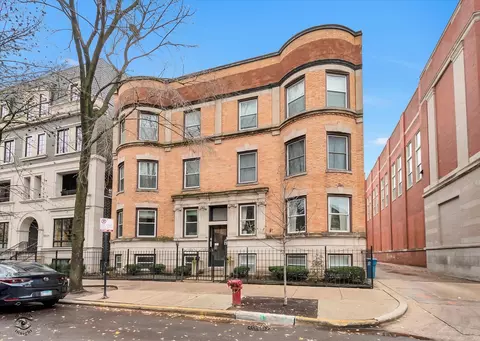 2024 N Howe St #1, Chicago, IL 60614