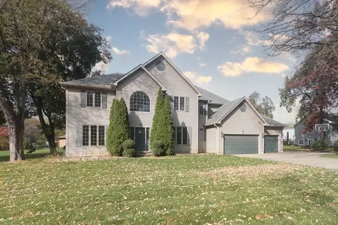 1308 Geringer Rd, Algonquin, IL 60102
