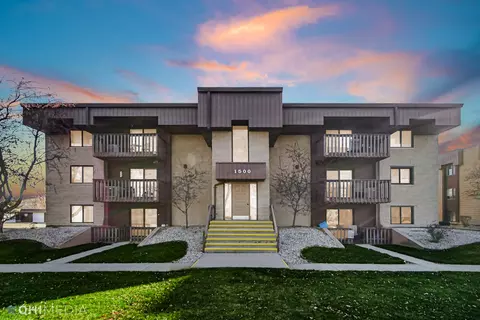 1500 N Rock Run Dr #1B, Crest Hill, IL 60403