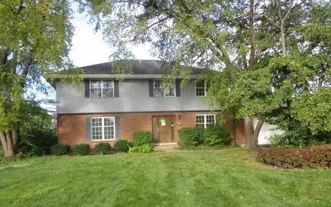 1434 Indian Hill Dr, Schaumburg, IL 60193